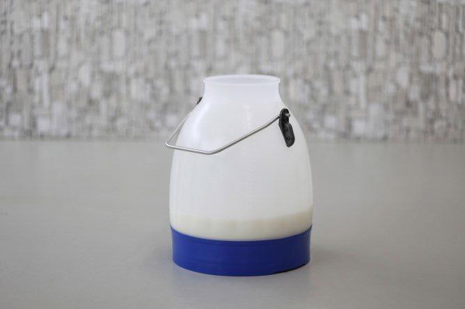 Load image into Gallery viewer, Kerbl melkemmer semi transparant blauw 30 liter