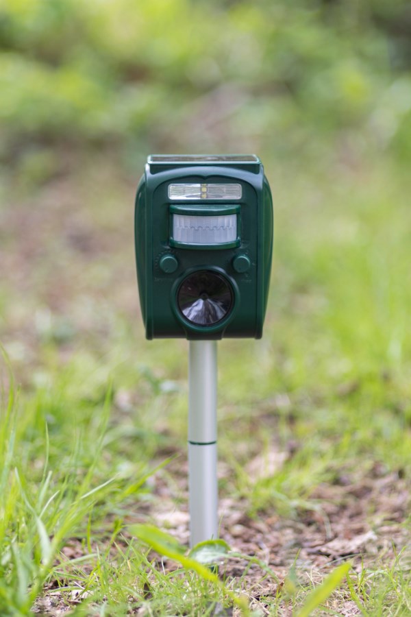 Load image into Gallery viewer, Producten dierenverjager sonicflash zonne energie