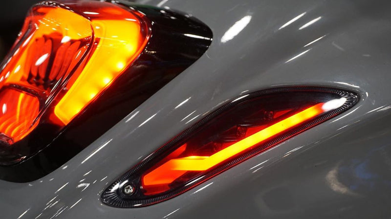 Afbeelding laden in galerijviewer, Level10 raw-set achter led smoke | vespa sprint primavera