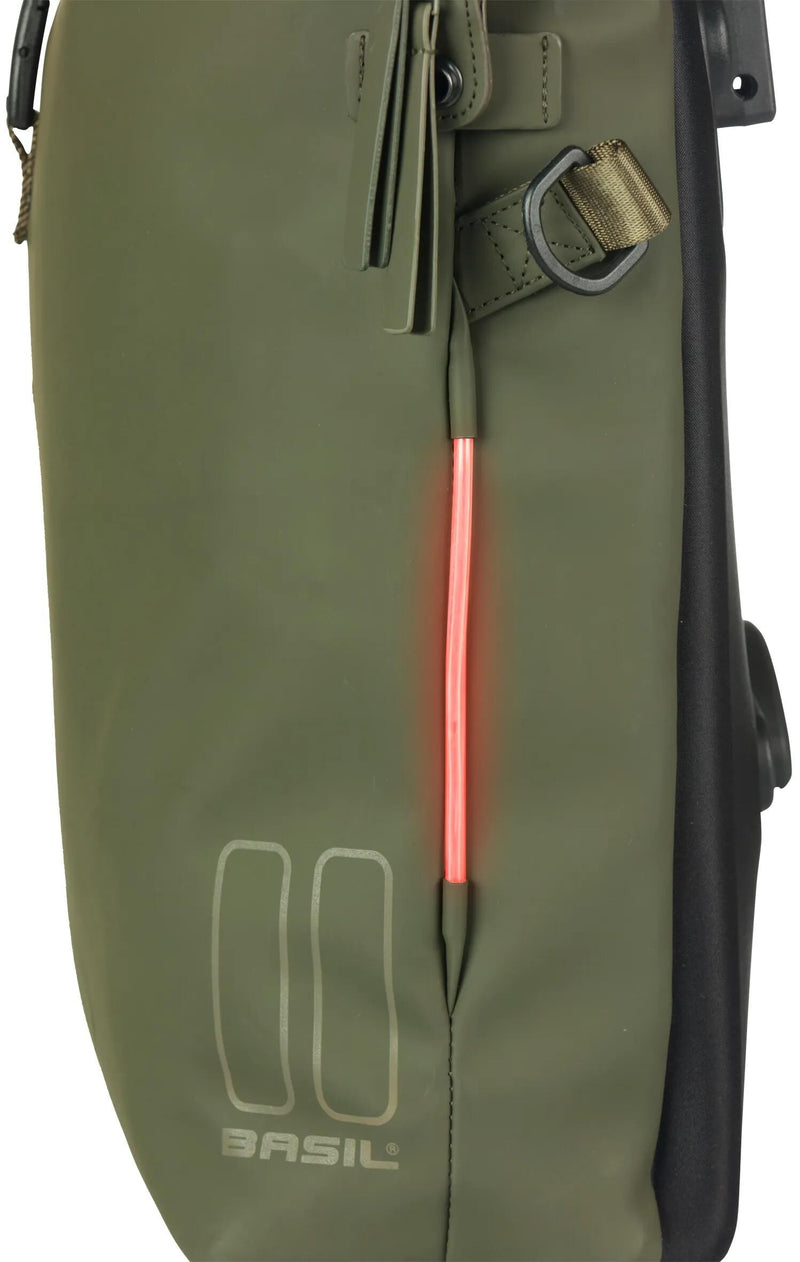 Load image into Gallery viewer, Basil fietsschoudertas soho mik studs | groen 17l