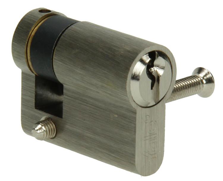 Afbeelding laden in galerijviewer, Yale 1006524 - halve profielcilinder 0500 mv 40mm(10 30) | 1 stuks