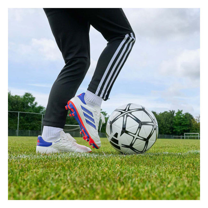 Afbeelding laden in galerijviewer, Volare adidas starlancer voetbal - wit zwart