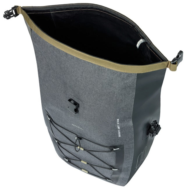 Load image into Gallery viewer, Basil enkele tas navigator storm l mik 25-31l 15 x 27 x 41 cm - zwart