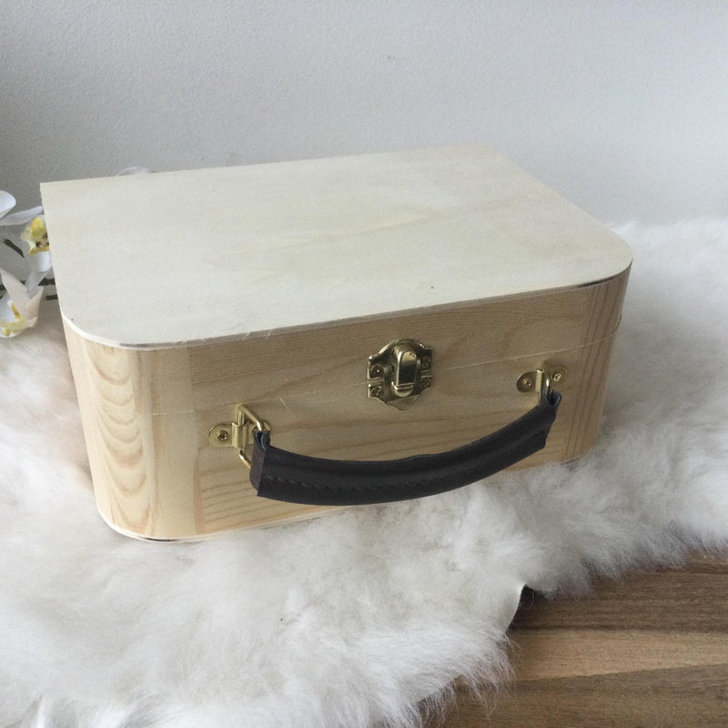 Load image into Gallery viewer, Playwood koffertje hout met kunstlederen handvat en sluiting
