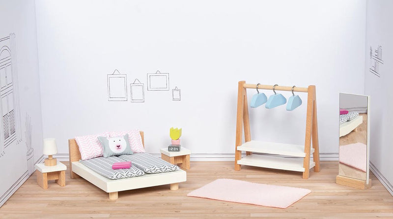 Load image into Gallery viewer, Goki poppenhuismeubeltjes: design slaapkamer, 18-delig, bed 12,7cm, beukenhout en stof, 3+