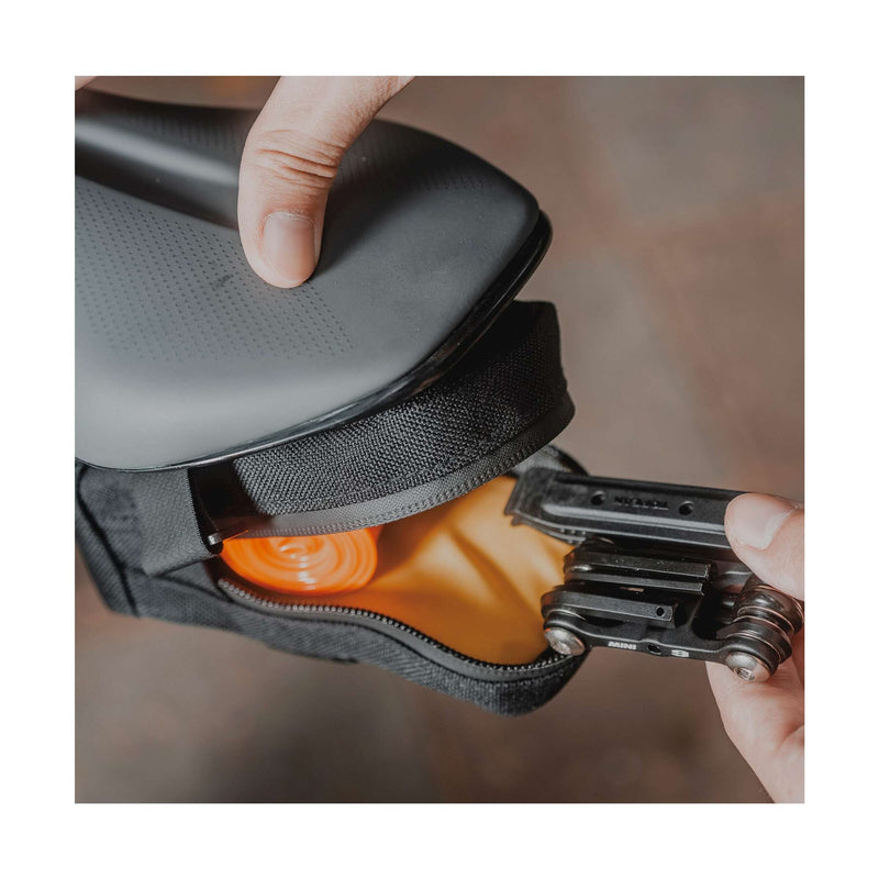 Load image into Gallery viewer, Topeak elementa seatbag - black - m