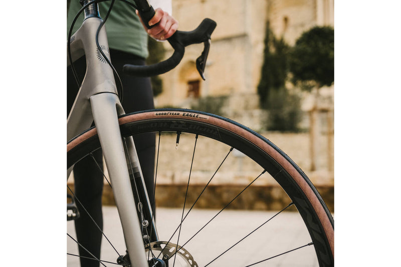 Load image into Gallery viewer, Goodyear Eagle tlr 700x30c transparant