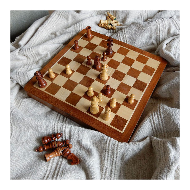 Load image into Gallery viewer, Engelhart schaakspel deluxe inklapbaar – houten schaakset van essenhout – luxe bruin schaakbord 38 x 38 x 5,8 cm – opklapbaar compact –