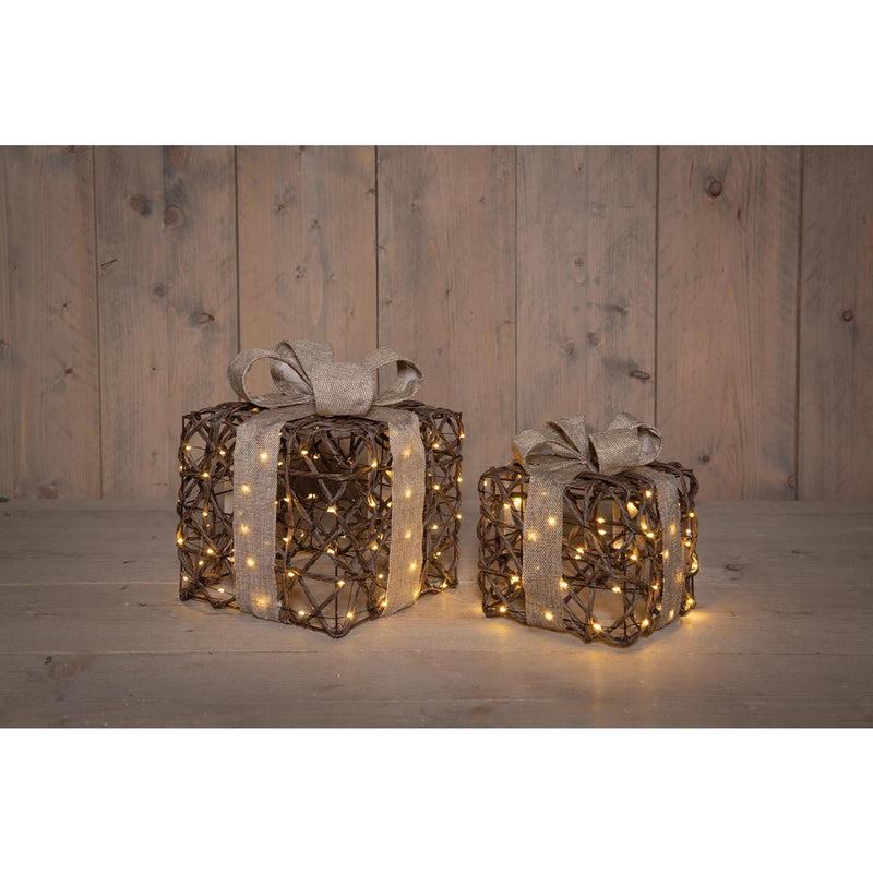 Load image into Gallery viewer, Anna's collection verlichte cadeaudoosjes set van 2 50 led classic warm 15x15x17cm 20x20x23cm werkt op 3xaa batterijen met timer
