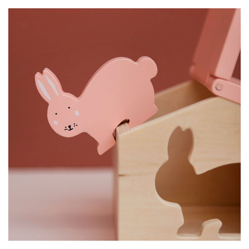 Load image into Gallery viewer, Trixie Houten Huis met Blokken Mrs. Rabbit