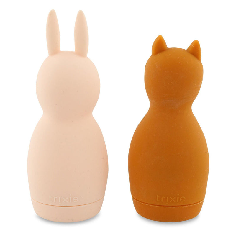 Load image into Gallery viewer, Trixie badspeelgoed squeezy dieren - mrs. rabbit mr. fox