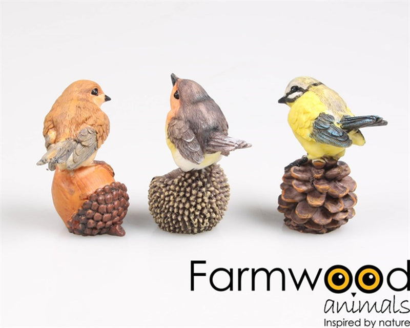Afbeelding laden in galerijviewer, Farmwood animals tuinbeeld vogel op noot 5x3x6 cm