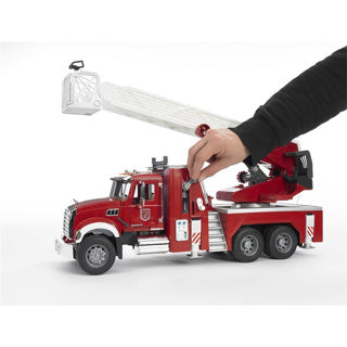 Load image into Gallery viewer, Bruder mack granite brandweerauto ladder en waterpomp