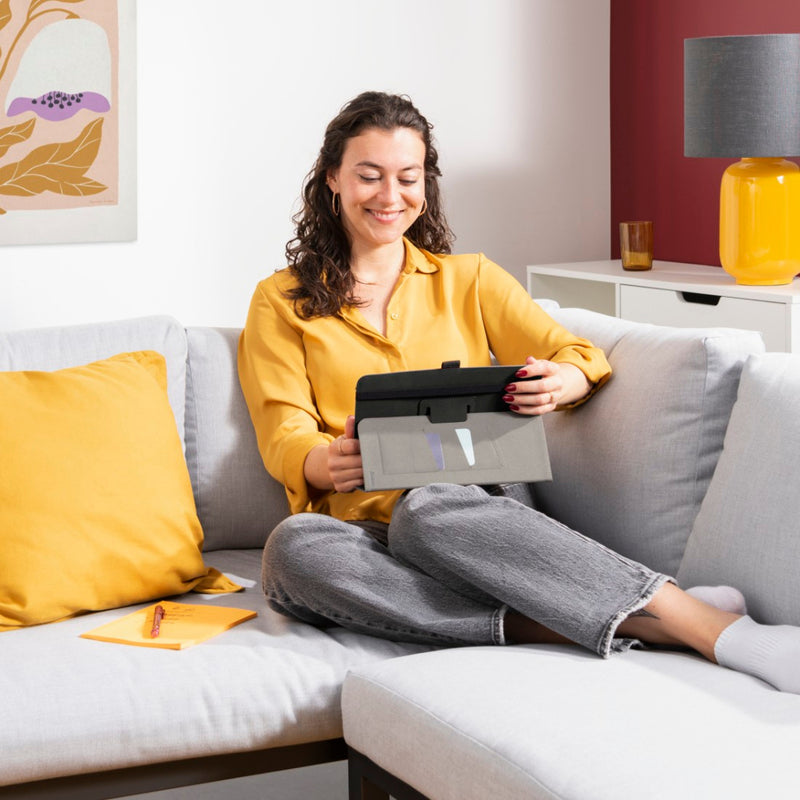 Load image into Gallery viewer, Hama tablet-hoes velvet voor tablets 24 - 28 cm (9,5- 11) zwart