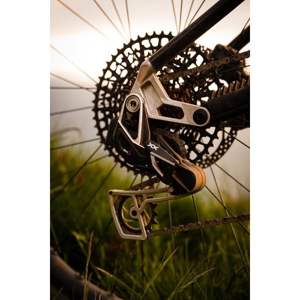 Afbeelding laden in galerijviewer, Kmc kette x-flat waxed chain x-flat waxed 12 13 fold 126gl silver