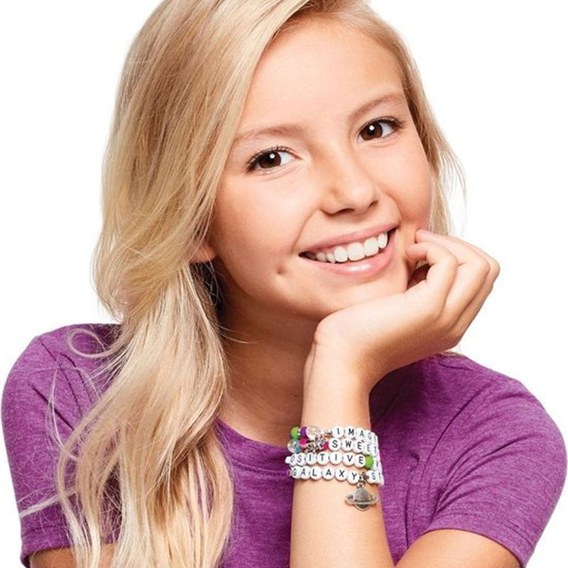 Load image into Gallery viewer, Make it real - diy blokletter sieradenset - maak 4 unieke armbanden met letters