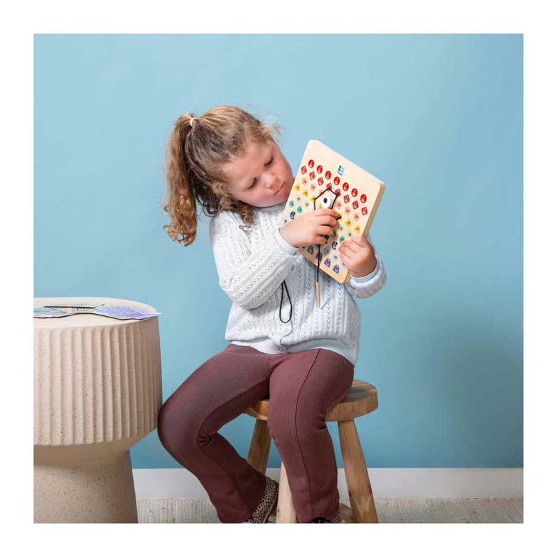 Load image into Gallery viewer, Bs toys thread and code ga519 – houten rijgspel met kaarten touwen
