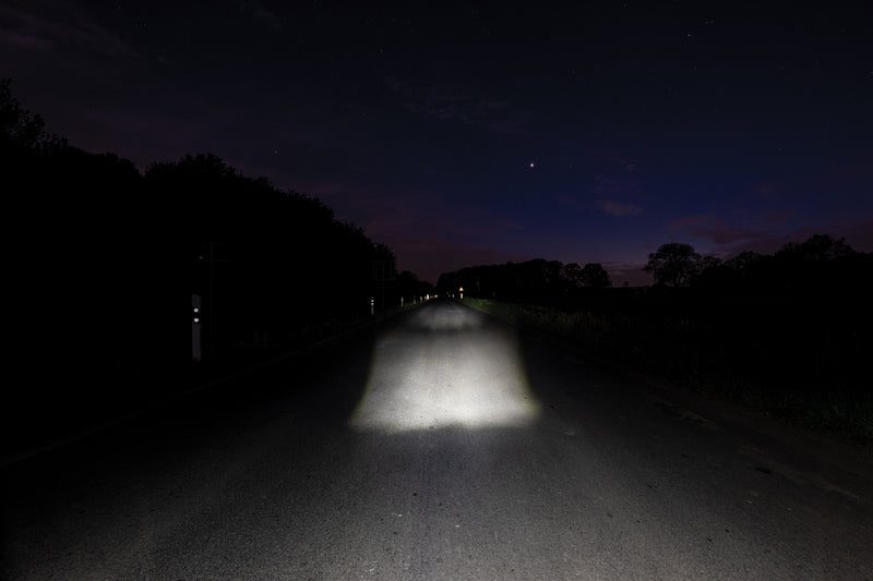 Load image into Gallery viewer, Verlichtingsset Axa Dwn Set 50 Lux USB-C oplaadbaar