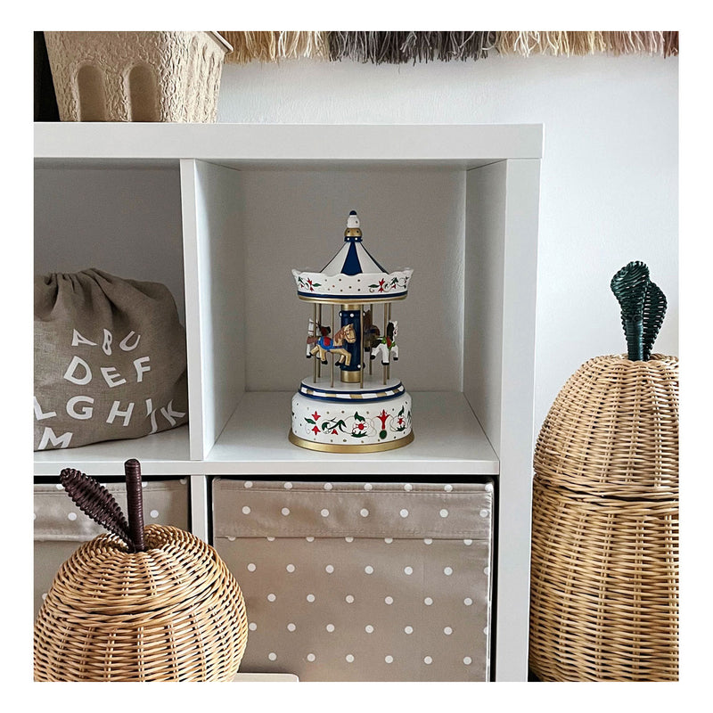 Load image into Gallery viewer, Small Foot Houten Muziekdoos Draaimolen Love Story