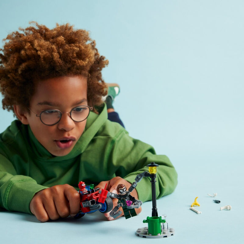 Load image into Gallery viewer, Lego LEGO Super Heroes 76275 Motorachtervolging: Spider-Man vs. Doc Ock