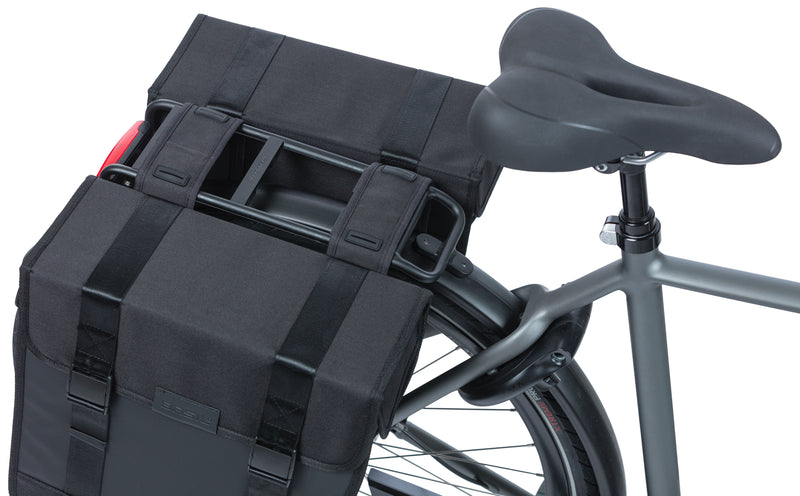 Load image into Gallery viewer, Basil Tour dubbele fietstas 35L zwart