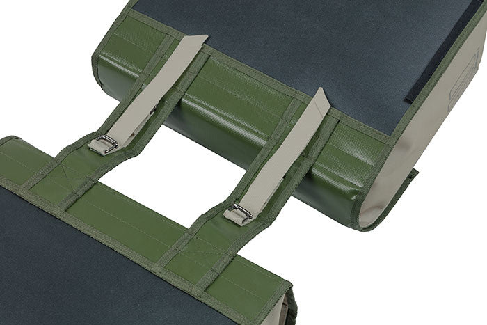 Load image into Gallery viewer, Basil Urban Load dubbele fietstas - waterdicht tarpaulin polyester - groen zand - 48-53L