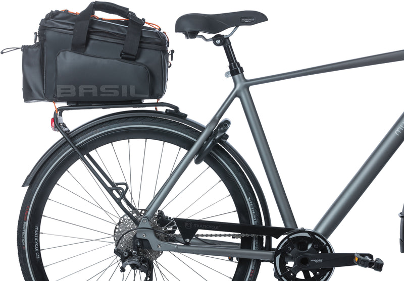 Load image into Gallery viewer, BASIL Miles XL Bagagedragertas Waterdichte zwarte tas voor elektrische fiets 36L MIK-systeem