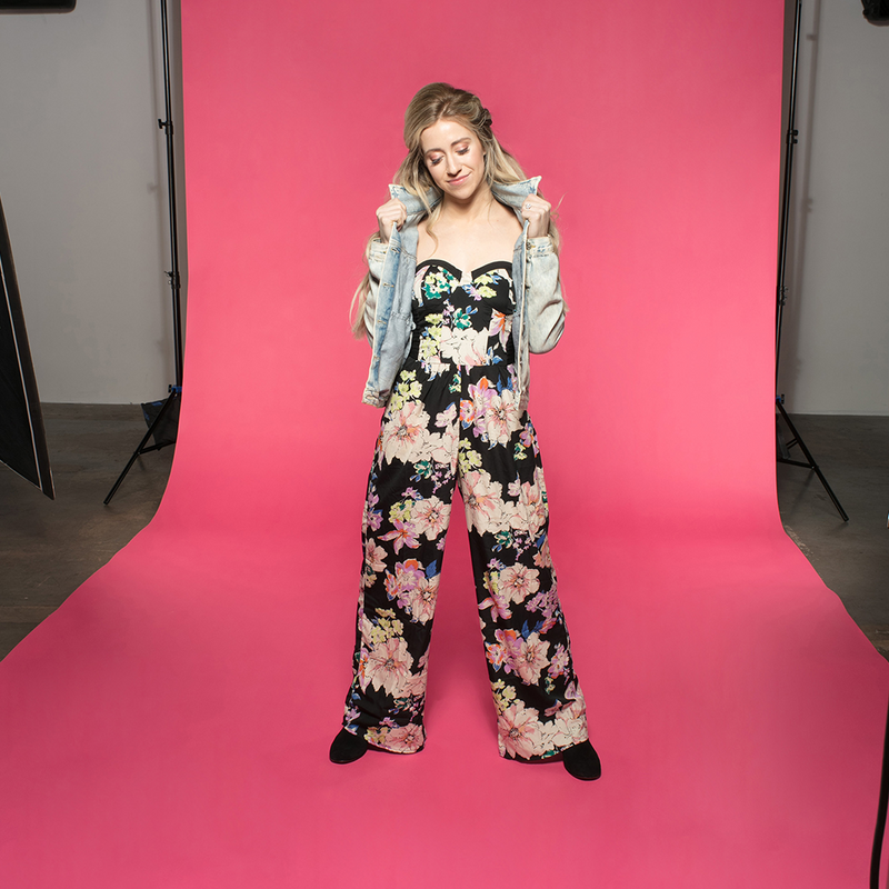 Load image into Gallery viewer, Superior achtergrondpapier 49 mardi gras 1,35 x 11m