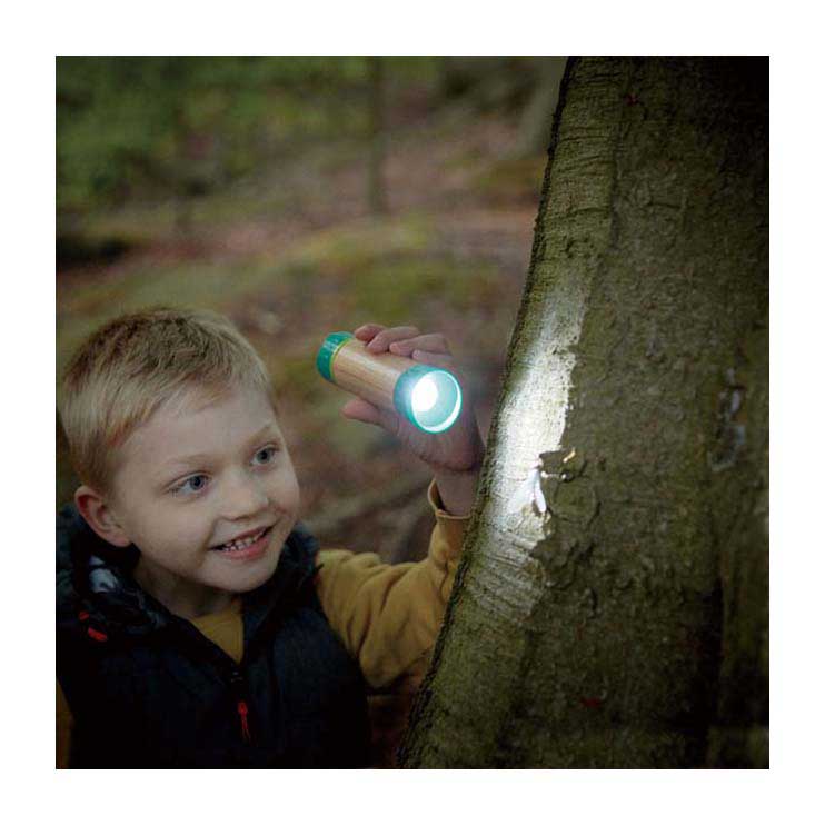 Afbeelding laden in galerijviewer, Hape handgegenereerde zaklamp - duurzame kinderzaklamp van bamboe, geen batterijen nodig, 4 jaar+
