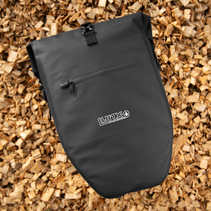 Load image into Gallery viewer, Lynx fietstas enkel tpu 28l zwart waterdicht e-bike hayes