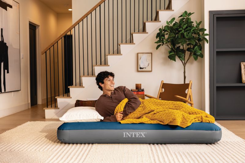 Afbeelding laden in galerijviewer, Intex 64189np queen dura-beam prestige downy luchtbed met pomp