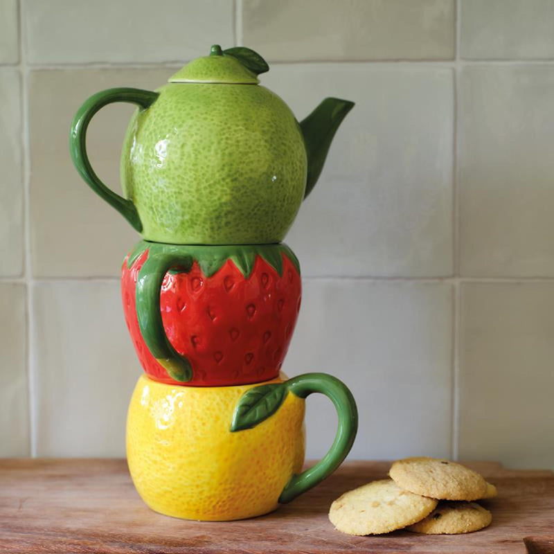 Afbeelding laden in galerijviewer, Decoris theeset fruit dolomiet 16.7x10.2x24cm theepot met 2 bekers sinaassappel limoen aardbei
