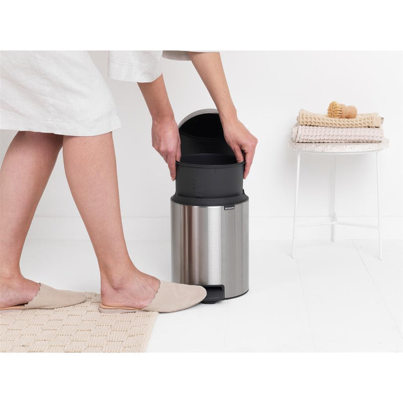 Load image into Gallery viewer, Brabantia newicon pedaalemmer 5l mat staal