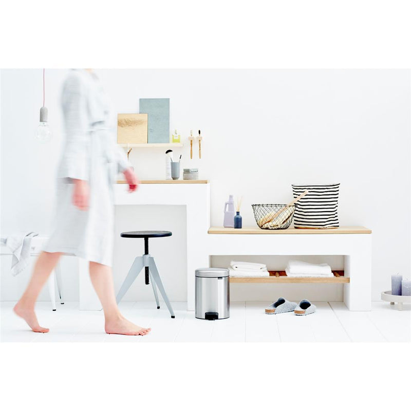 Load image into Gallery viewer, Brabantia newicon pedaalemmer 5l mat staal