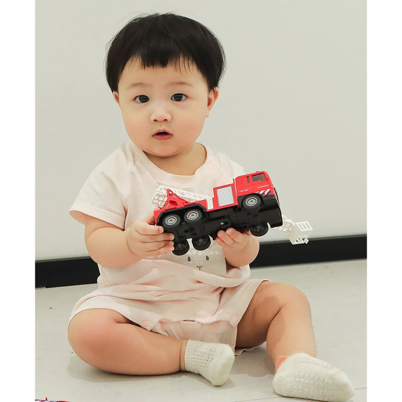 Load image into Gallery viewer, 112 brandweer truck 1:32 met licht en geluid