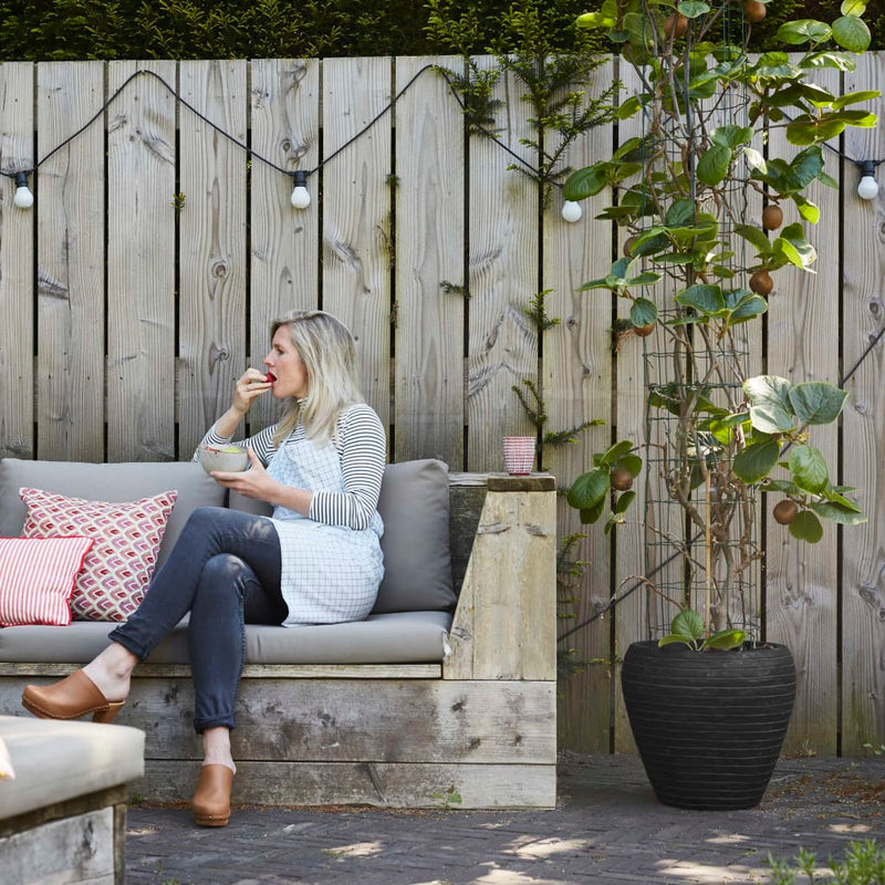 Load image into Gallery viewer, Capi Capi Bloempot Nature Row taps 42x38 cm zwart KBLRO362