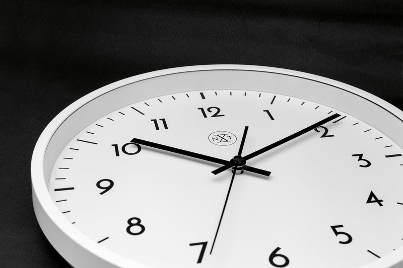 Load image into Gallery viewer, Nextime nx-7320 wandklok nxt diameter 30cm kunststof wit, witte wijzerplaat