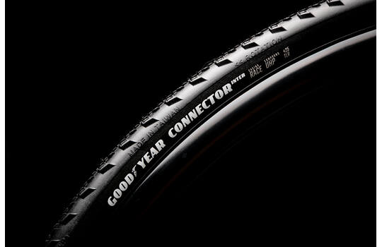 Load image into Gallery viewer, Goodyear - connector inter race tlr 700x50c transparant