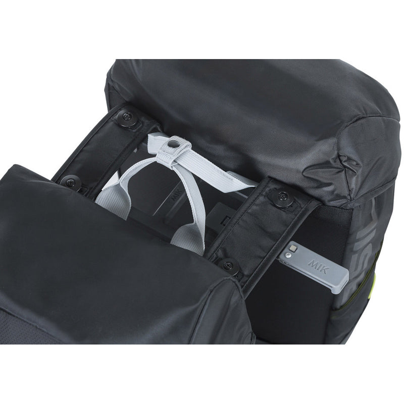 Load image into Gallery viewer, Basil dubbele fietstas miles 34 liter 13 x 26 x 35 cm (2x) - zwart lime