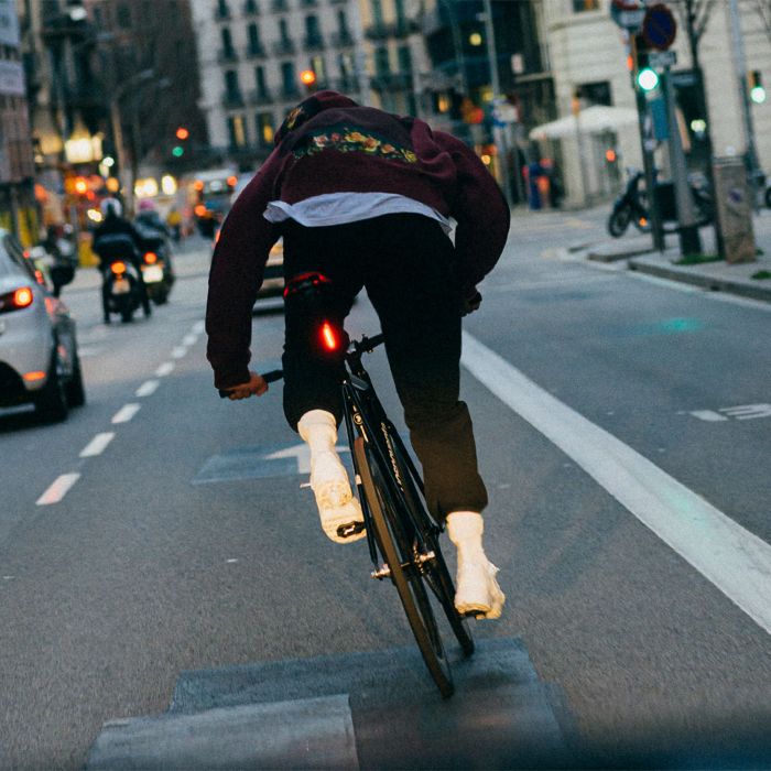 Load image into Gallery viewer, Knog plus rear - black
