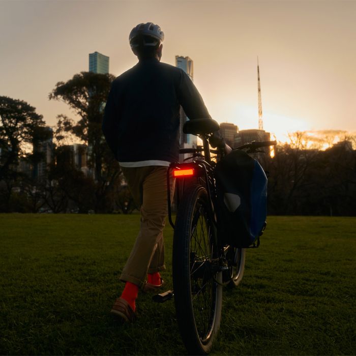 Load image into Gallery viewer, Knog blinder link rear - rack mount - black