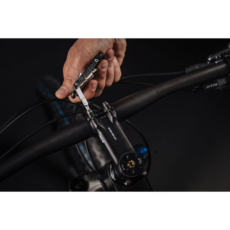 Load image into Gallery viewer, ONE One multi tool 16 unisize black