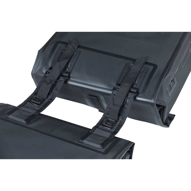 Load image into Gallery viewer, Basil Urban Dry dubbele fietstas, waterdicht, 50L, mat zwart
