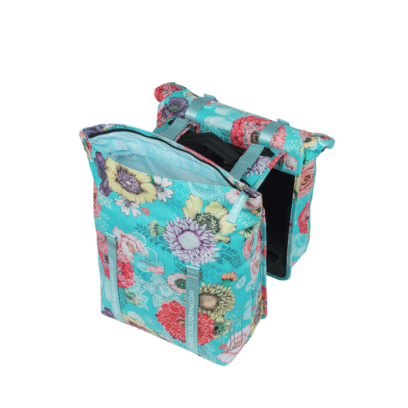 Load image into Gallery viewer, Basil Bloom Field dubbele fietstas, waterdicht, sky blue, 35L