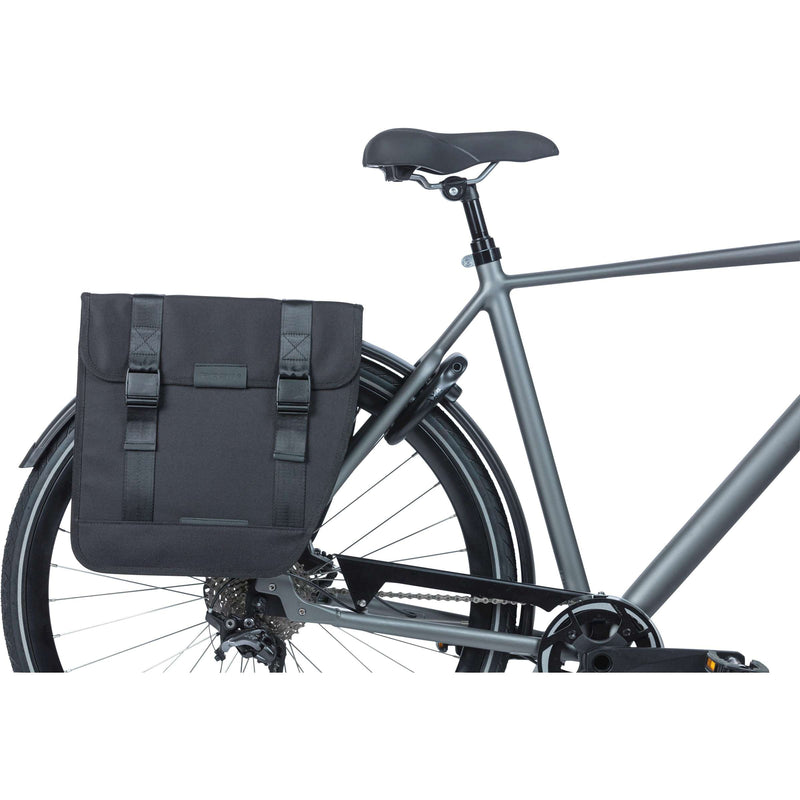 Afbeelding laden in galerijviewer, Basil Tour dubbele fietstas zwart 35L
