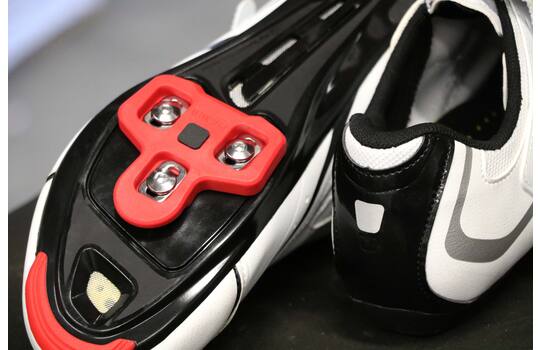 Afbeelding laden in galerijviewer, Trivio - schoenplaatjes look delta 6° anti-slip rood