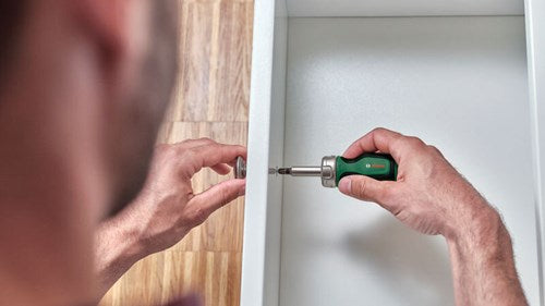 Load image into Gallery viewer, Bosch groen compacte bit-ratelschroevendraaier + 6 bits - 1600a032uy