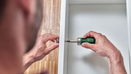 Load image into Gallery viewer, Bosch groen compacte bit-ratelschroevendraaier + 6 bits - 1600a032uy