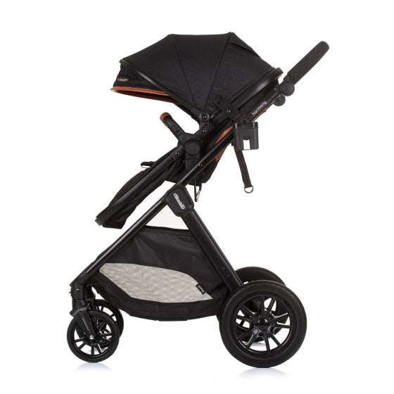 Load image into Gallery viewer, Chipolino harmony opvouwbare 3-in-1 kinderwagen met luiertas obsidian zwart