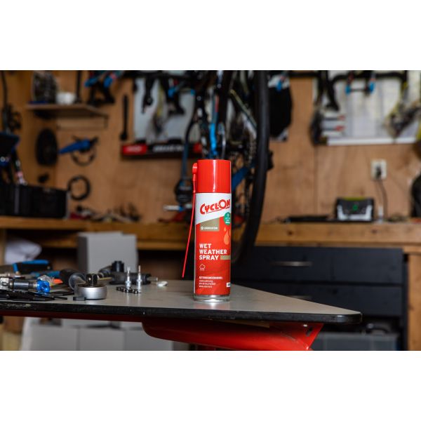 Load image into Gallery viewer, Cyclon Wet spray blister 250ml